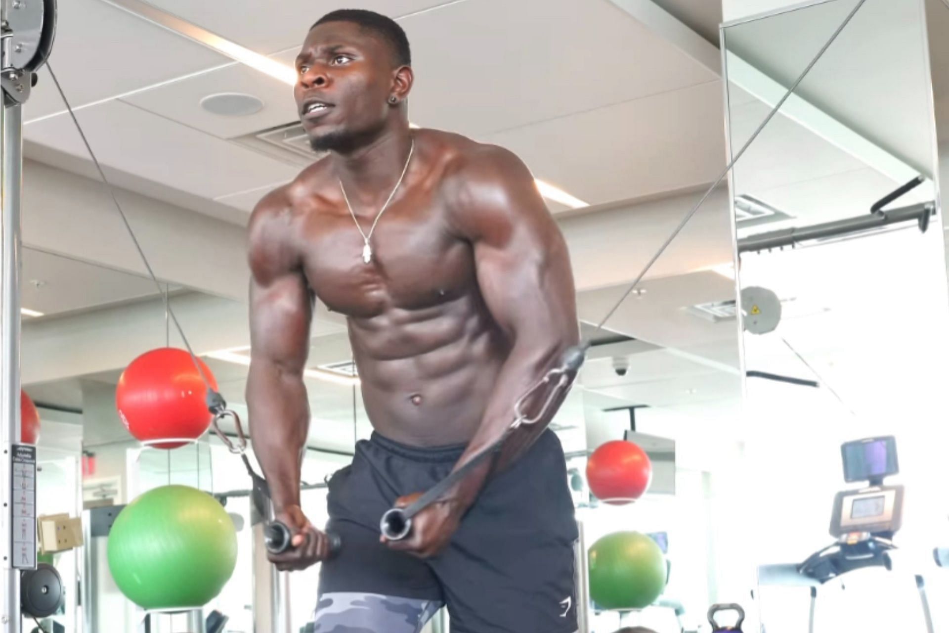Make sure to maintain tension in your midsection. (Photo via Instagram/georgebamfojr)